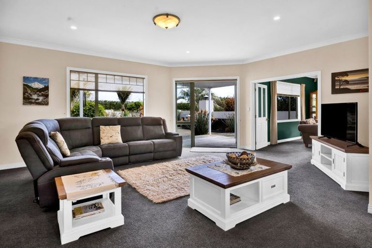 Photo of property in 484 Corbett Road, Lepperton, New Plymouth, 4373