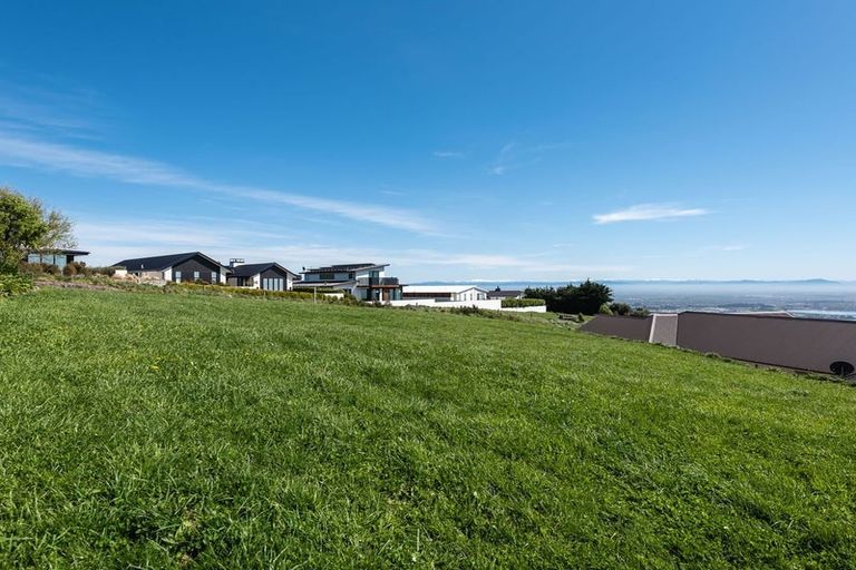 Photo of property in 4 Bluewater View, Mount Pleasant, Christchurch, 8081