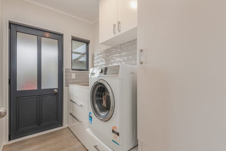 Photo of property in 77 Rhodes Drive, Kelvin Grove, Palmerston North, 4414