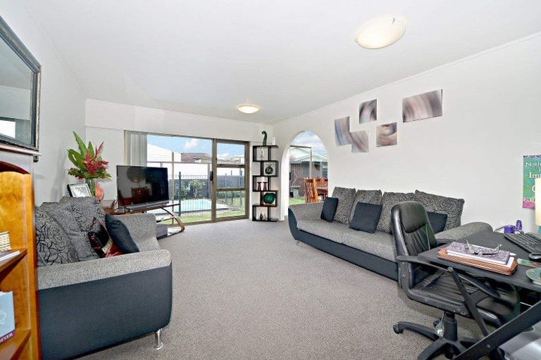 Photo of property in 21b Sunnypark Avenue, Rosehill, Papakura, 2113