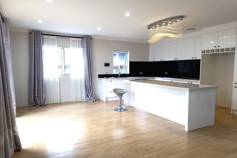 Photo of property in 73 Rosewell Crescent, Flat Bush, Auckland, 2019