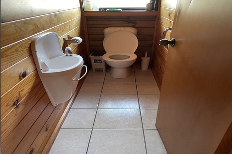 Photo of property in 2019 Whangarei Heads Road, Whangarei Heads, Whangarei, 0174