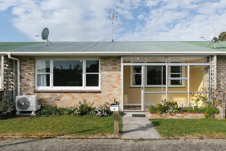 Photo of property in 3 Oakley Street, Palmerston North, 4410