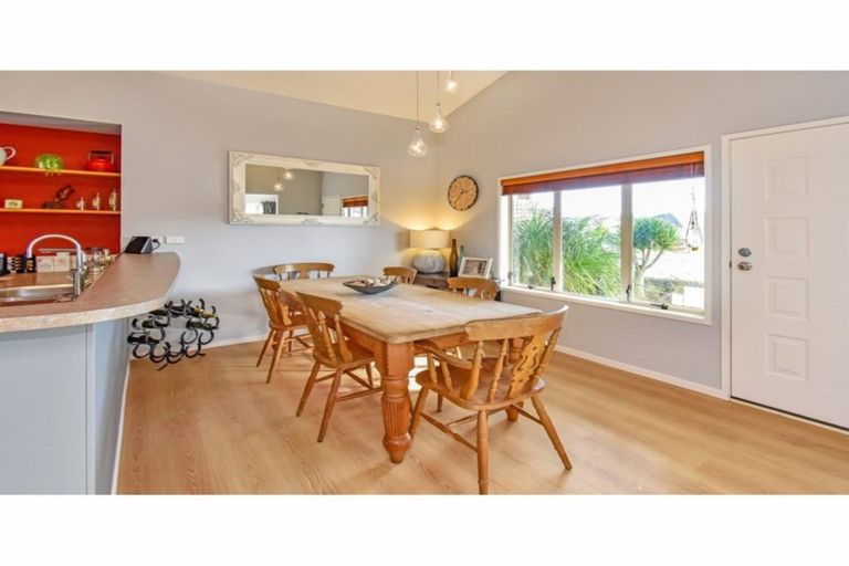 Photo of property in 69 Riverton Drive, Randwick Park, Auckland, 2105