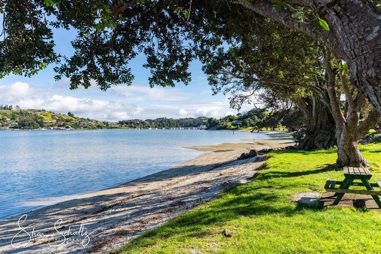 Photo of property in 6 The Strand, Whakapirau, Maungaturoto, 0583