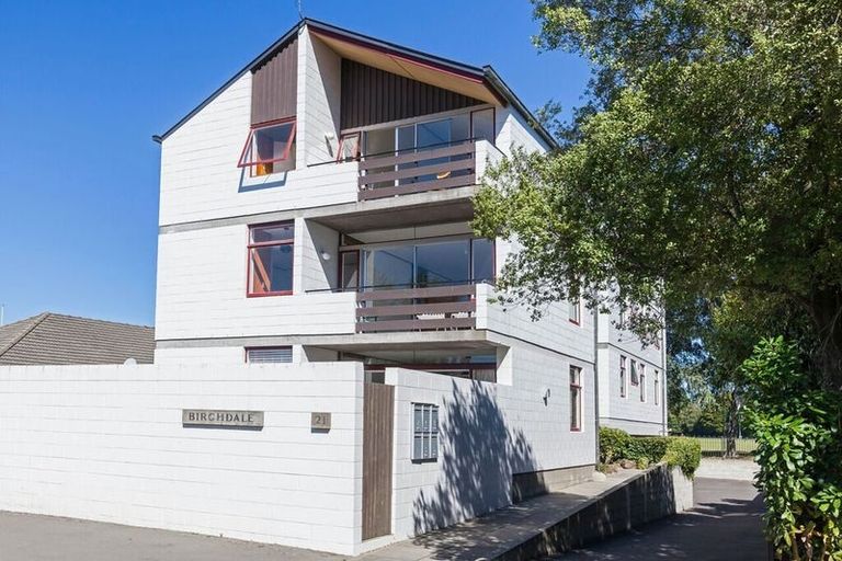 Photo of property in 21 Newbridge Place, Ilam, Christchurch, 8041