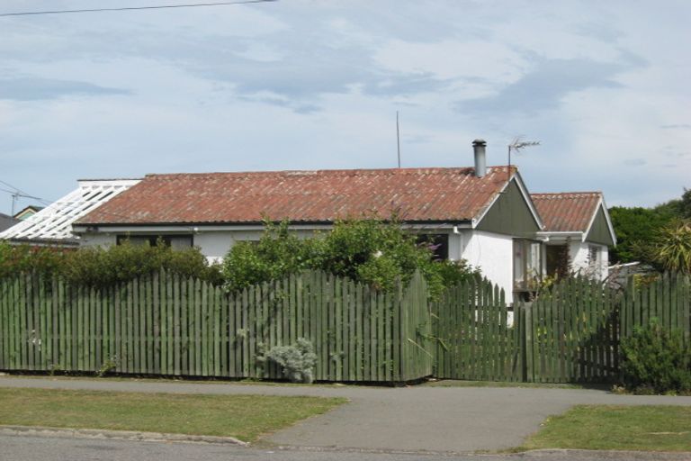 Photo of property in 9 Cradock Street, South New Brighton, Christchurch, 8062