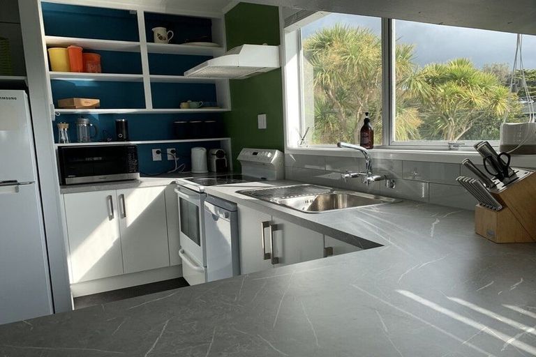 Photo of property in 10 Konini Crescent, Waikanae Beach, Waikanae, 5036