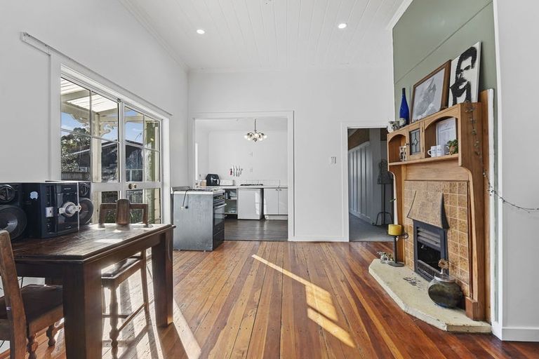 Photo of property in 200 Tukapa Street, Westown, New Plymouth, 4310