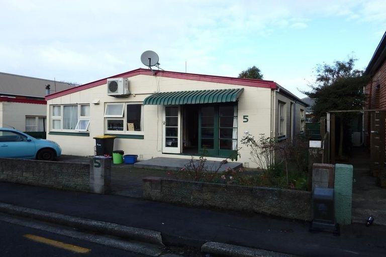 Photo of property in 5 Titan Street, North Dunedin, Dunedin, 9016