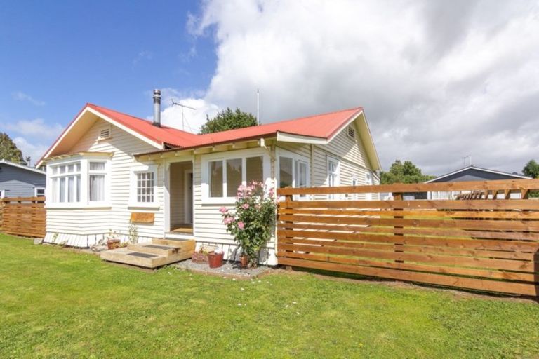 Photo of property in 2 Ballance Street, Raetihi, 4632