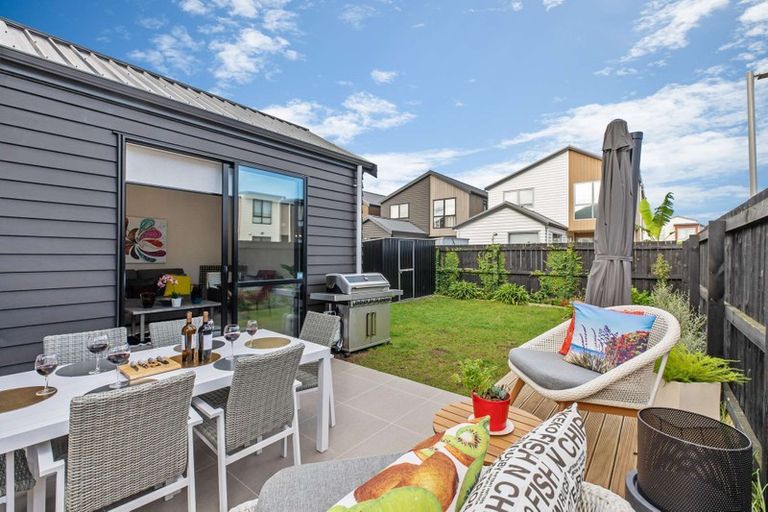 Photo of property in 2 Courage Road, Papakura, 2110