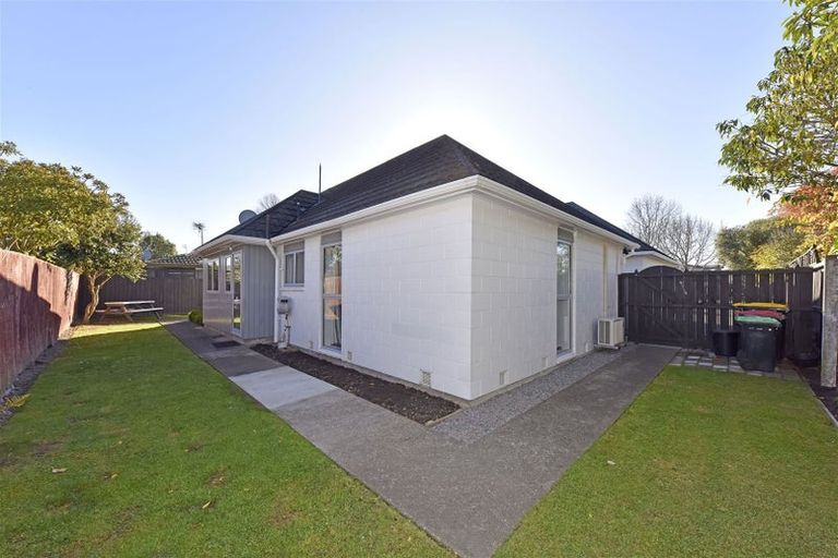 Photo of property in 2/9a Norfolk Street, St Albans, Christchurch, 8052