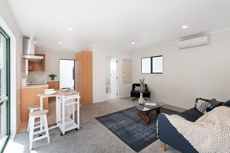 Photo of property in 42a Woodglen Road, Glen Eden, Auckland, 0602