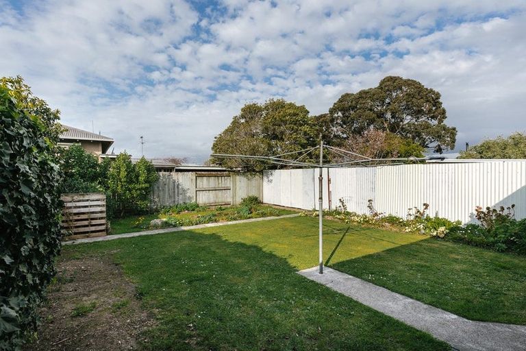 Photo of property in 3 Oakley Street, Palmerston North, 4410