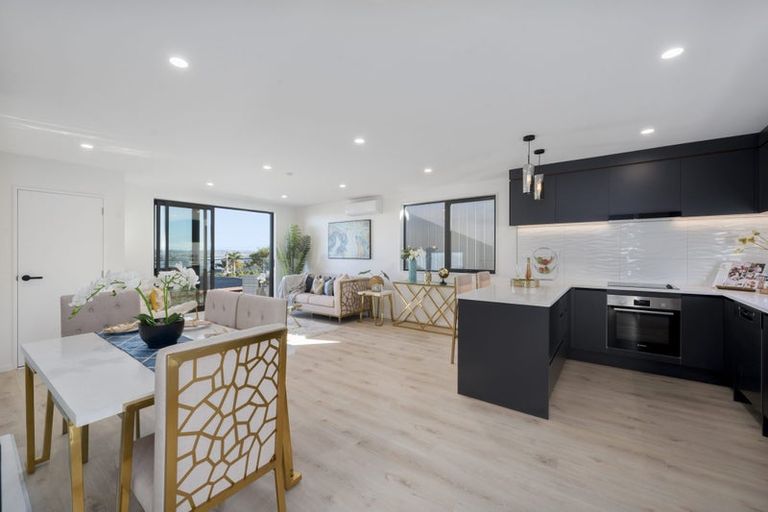 Photo of property in 8b Hadfield Street, Beach Haven, Auckland, 0626