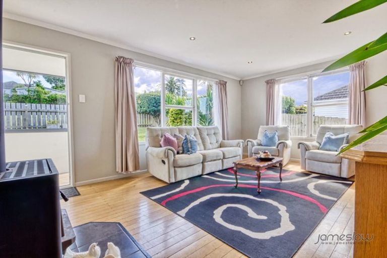 Photo of property in 42 Park Road, Glenfield, Auckland, 0629