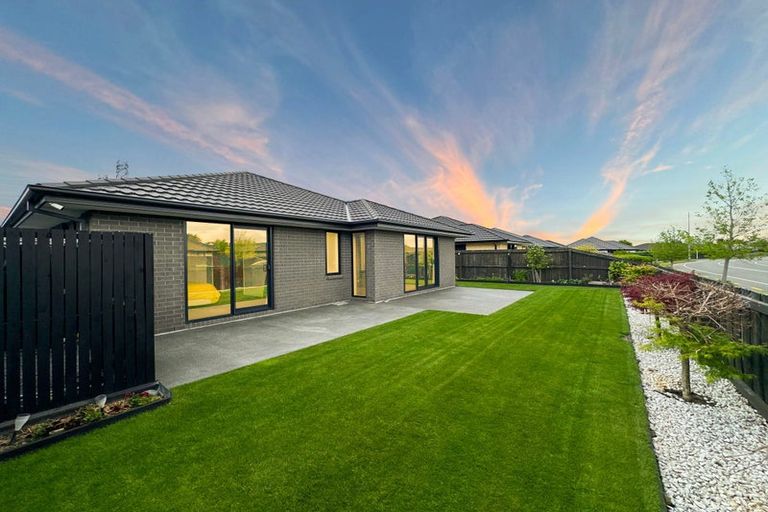 Photo of property in 16 Saddlers Lane, Yaldhurst, Christchurch, 8042