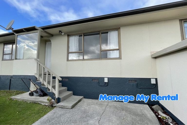 Photo of property in 2/39 Kinloch Place, Papakowhai, Porirua, 5024