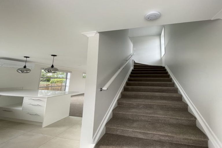 Photo of property in 28a Yeovil Road, Te Atatu Peninsula, Auckland, 0610