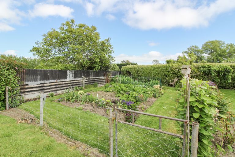 Photo of property in 6 Connell Street, Waitaki Bridge, Oamaru, 9493