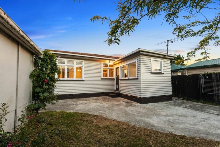 Photo of property in 1/235 Hills Road, Mairehau, Christchurch, 8013
