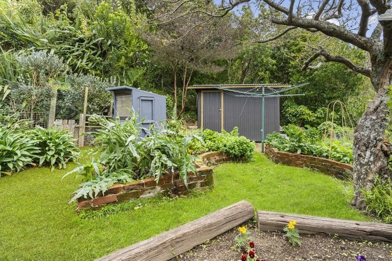 Photo of property in 105 Sunshine Avenue, Karori, Wellington, 6012