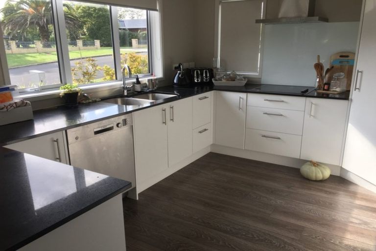 Photo of property in 29 Applemoors Way, Riverhead, 0820