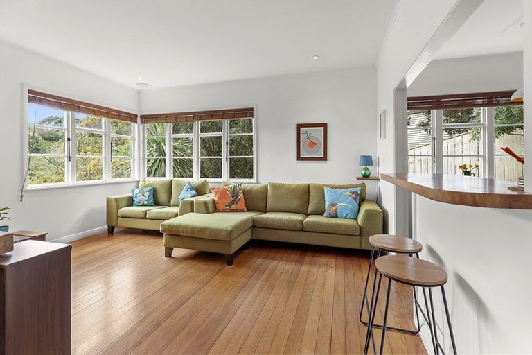 Photo of property in 24 Tannadyce Street, Strathmore Park, Wellington, 6022