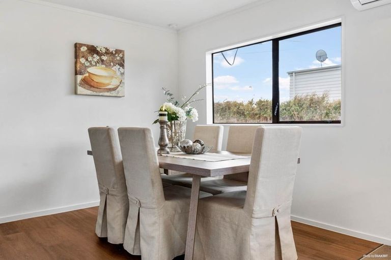 Photo of property in 2/294 Birkdale Road, Birkdale, Auckland, 0626