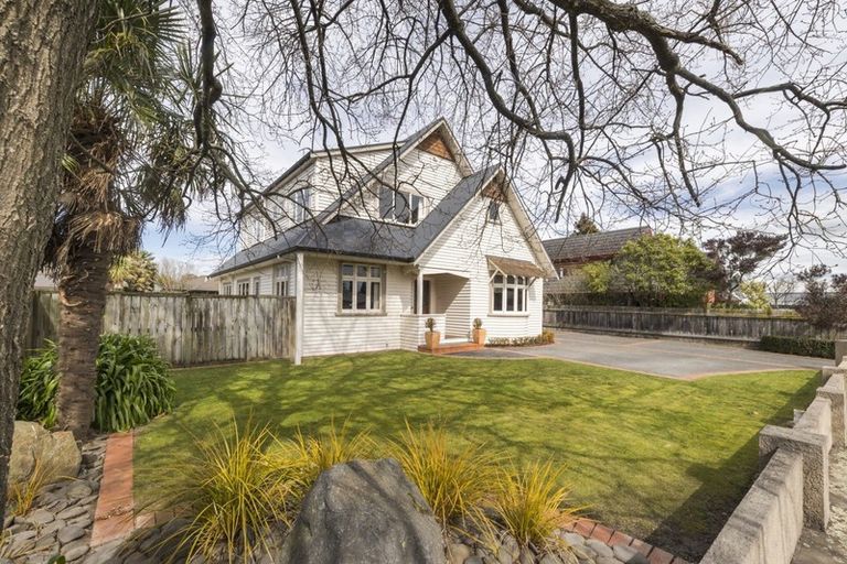 Photo of property in 196 Park Road, Hokowhitu, Palmerston North, 4410