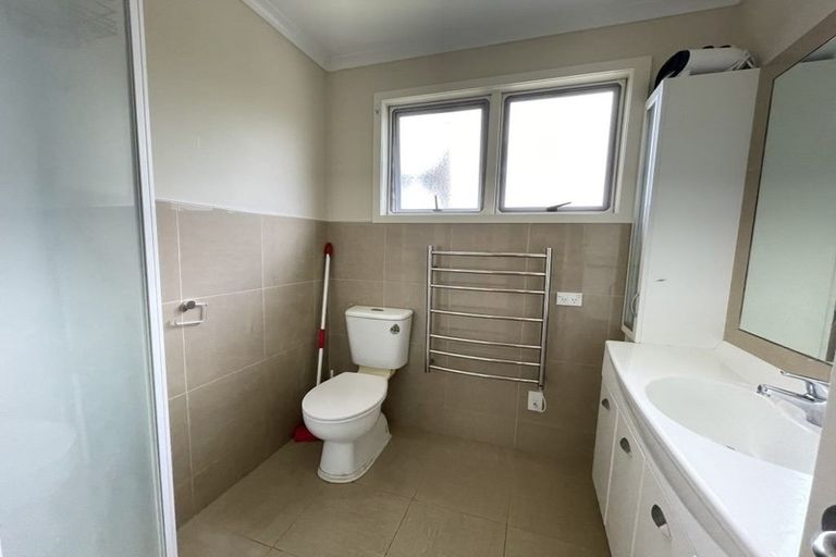 Photo of property in 2/3 Seine Road, Forrest Hill, Auckland, 0620