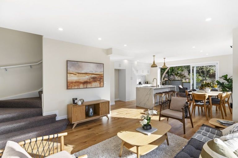 Photo of property in 1 Pinnacle Street, Seatoun, Wellington, 6022