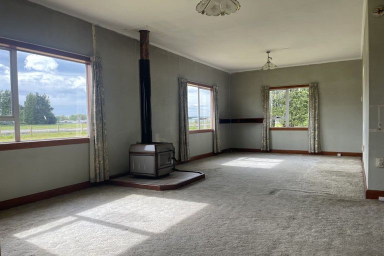 Photo of property in 50 Seaward Road, Edendale, 9825