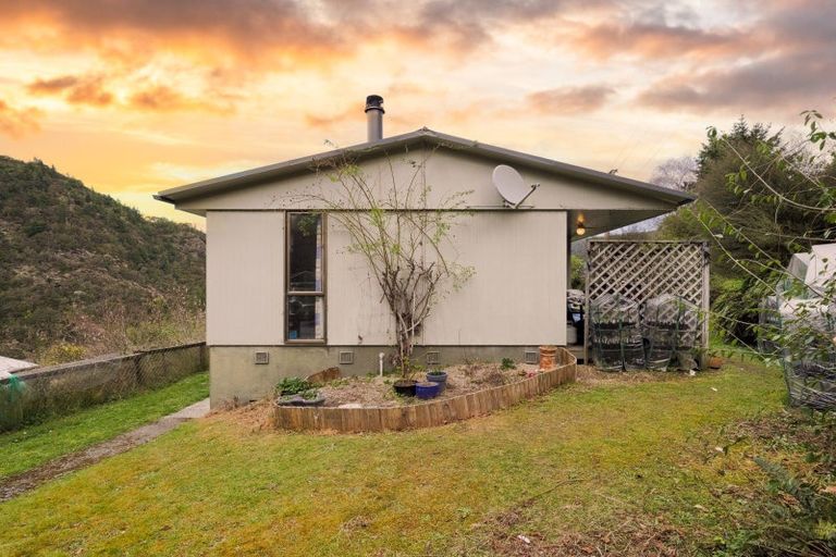 Photo of property in 8 Morepork Lane, Waipori Falls, Outram, 9073
