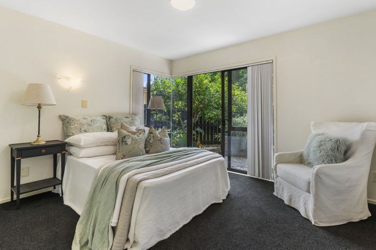 Photo of property in 3 Fielding Crescent, Farm Cove, Auckland, 2012