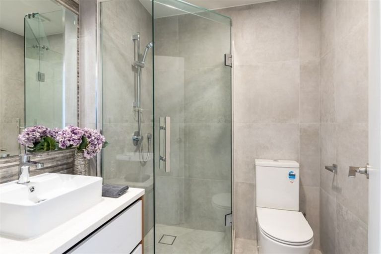 Photo of property in 6 Meritage Lane, Te Atatu South, Auckland, 0610