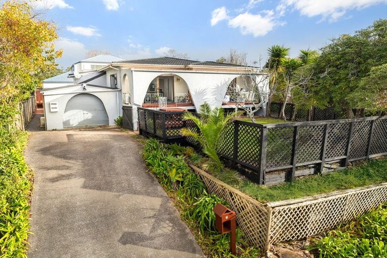Photo of property in 8 Riverview Road, New Lynn, Auckland, 0600
