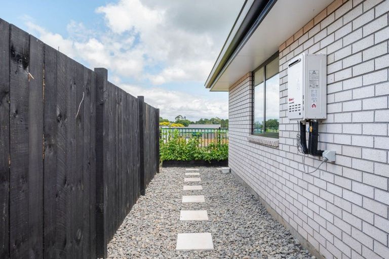 Photo of property in 32 Oralee Terrace, Peacocke, Hamilton, 3206