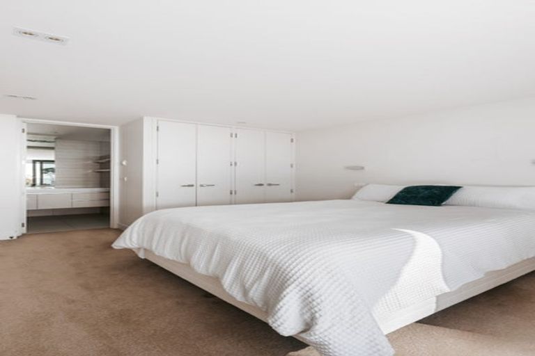 Photo of property in 81 Marine Parade, Mount Maunganui, 3116