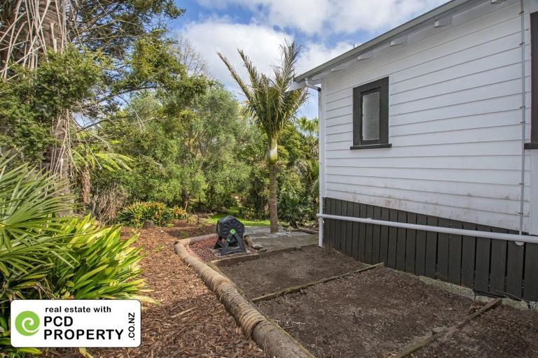 Photo of property in 2 Charles Street, Te Kamo, Whangarei, 0112