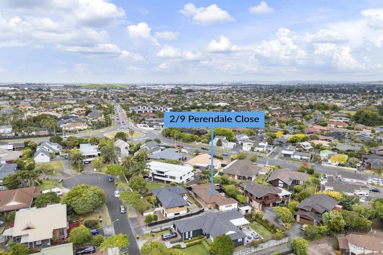 Photo of property in 2/9 Perendale Close, Somerville, Auckland, 2014
