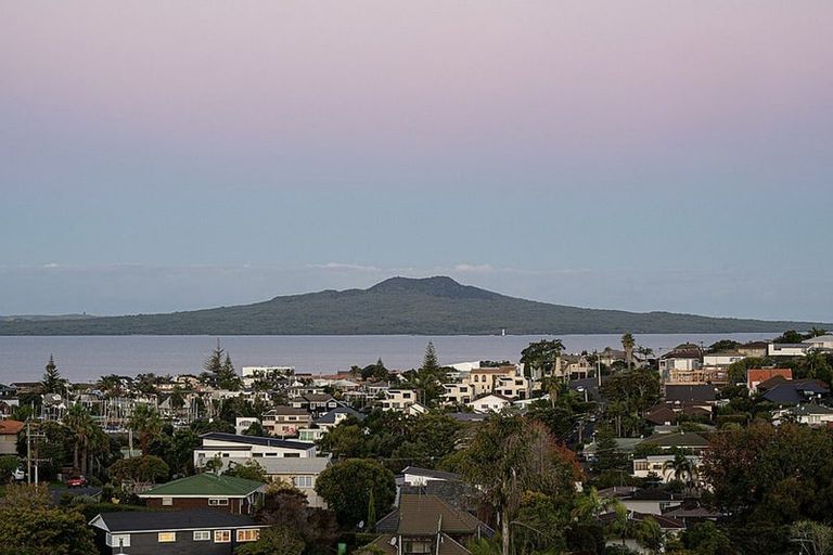 Photo of property in 105 East Coast Road, Castor Bay, Auckland, 0620