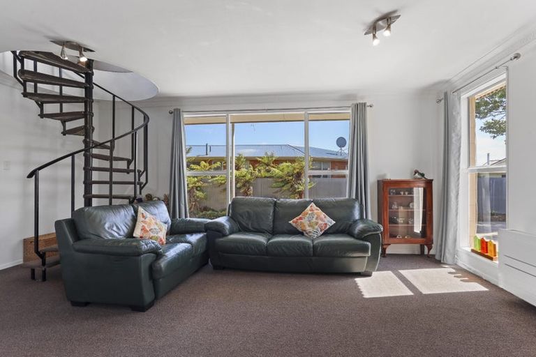 Photo of property in 6 Birdling Place, Halswell, Christchurch, 8025