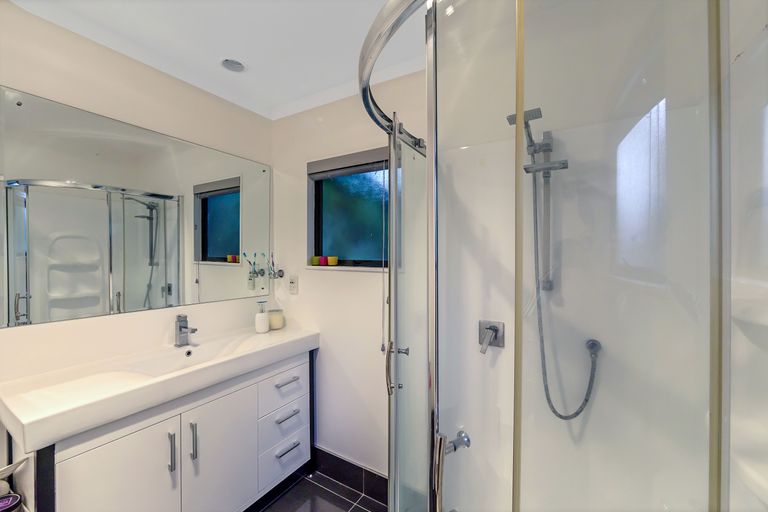 Photo of property in 17 Coralsea Way, Arkles Bay, Whangaparaoa, 0932