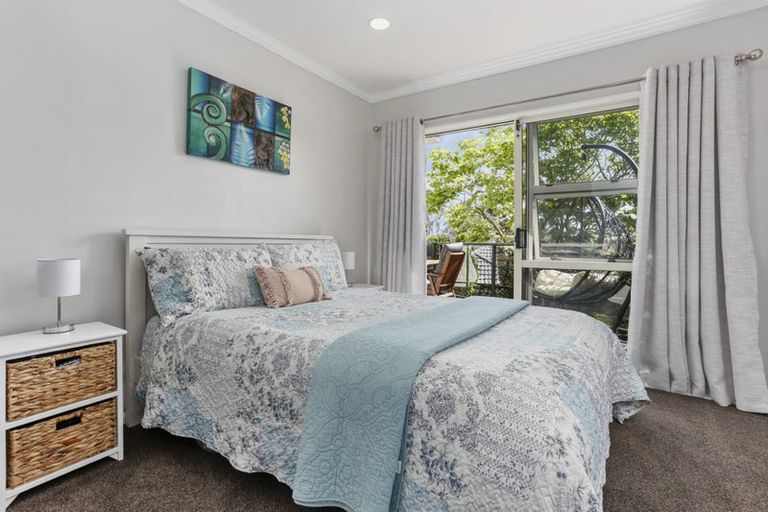 Photo of property in 2/130 Sandspit Road, Shelly Park, Auckland, 2014