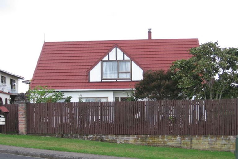 Photo of property in 216 Royal Road, Massey, Auckland, 0614