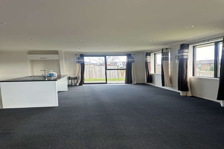 Photo of property in 35 Benjamin Avenue, Rototuna North, Hamilton, 3210