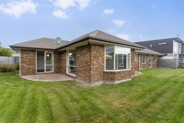 Photo of property in 32a Vagues Road, Northcote, Christchurch, 8052