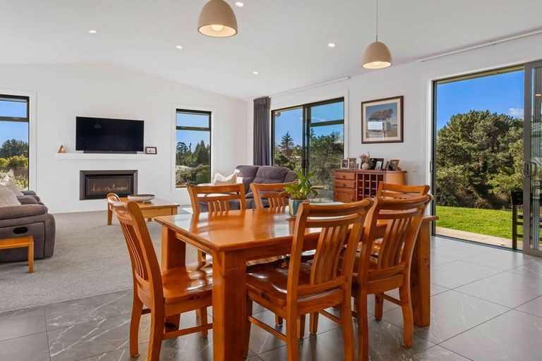 Photo of property in 47 Botanical Heights Drive, Waipahihi, Taupo, 3330